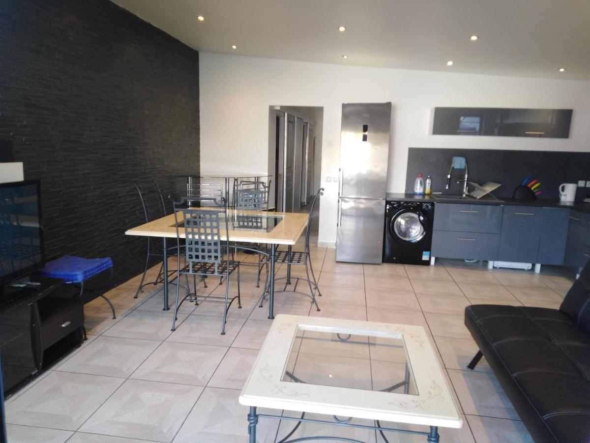 Pavillon Bon Enfant Apartment Saint-Priest  Ngoại thất bức ảnh