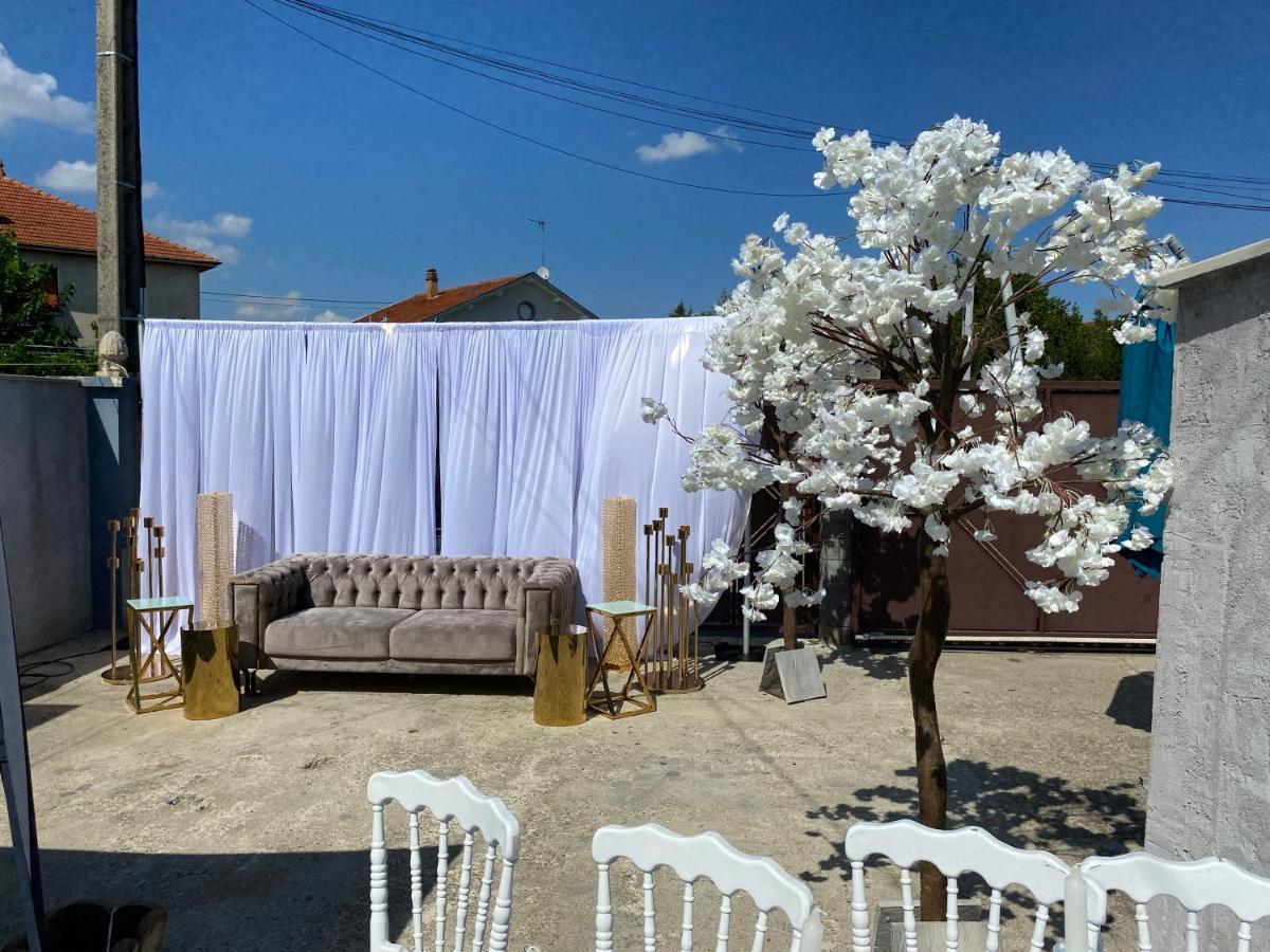 Pavillon Bon Enfant Apartment Saint-Priest  Ngoại thất bức ảnh