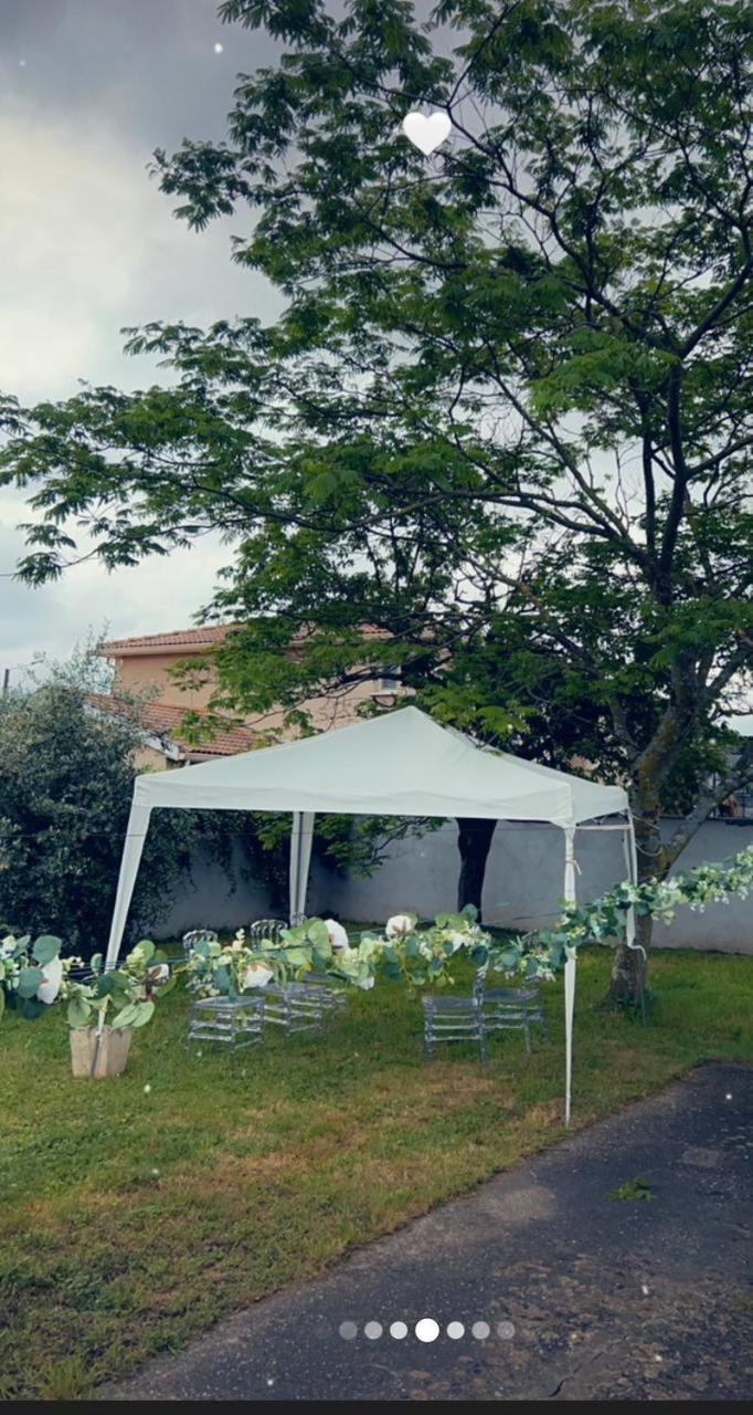Pavillon Bon Enfant Apartment Saint-Priest  Ngoại thất bức ảnh